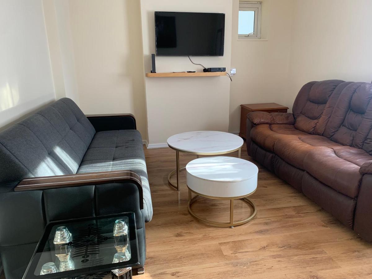 Two Bed Holiday Apartment London Luaran gambar